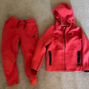 Nike Tech boys Kids Red Sweatpants (L) and Hoodie (xl) Set